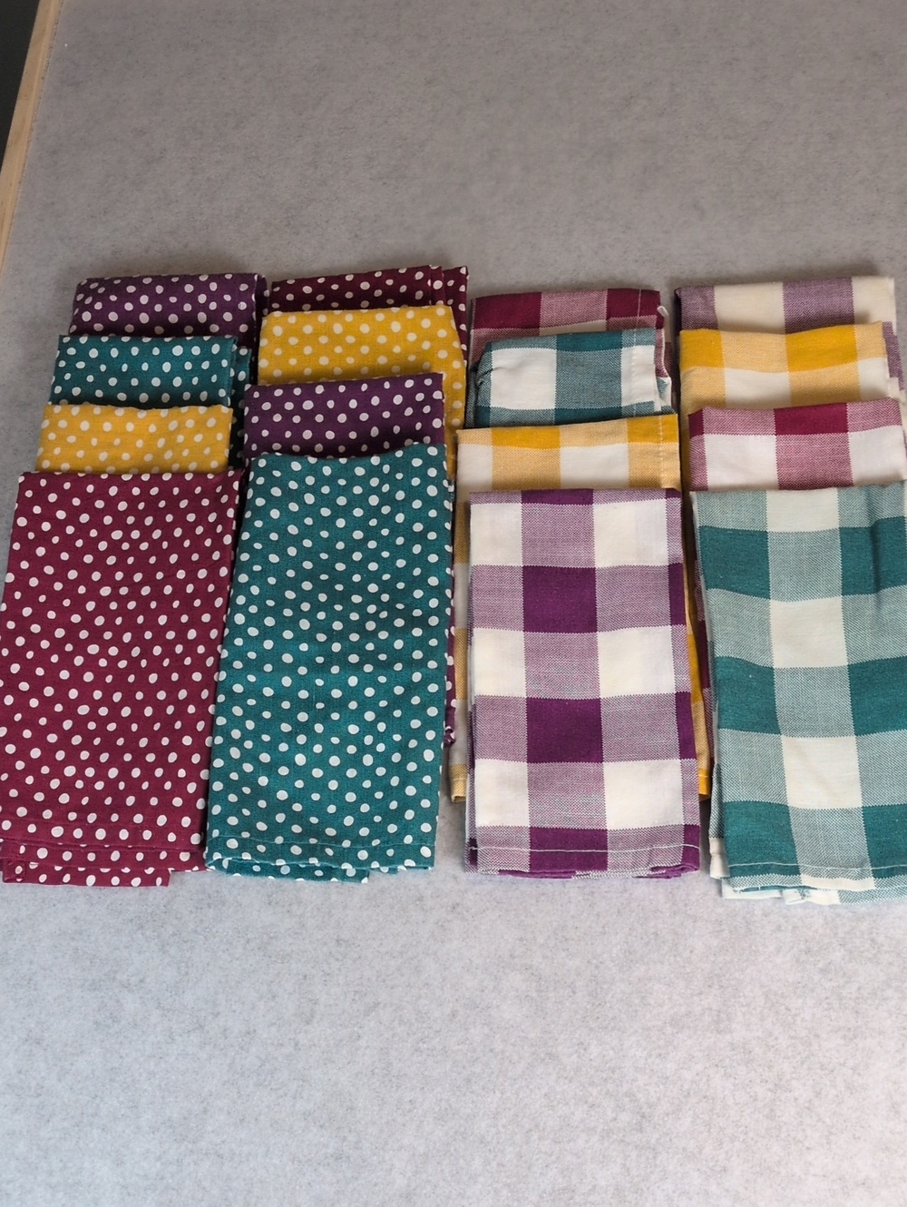 16 Cloth Napkins Pioneer Woman Polka Dot Checkered